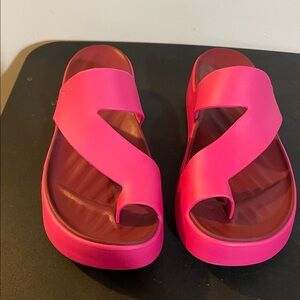 CROCS Women's Vibrant Pink Sandals